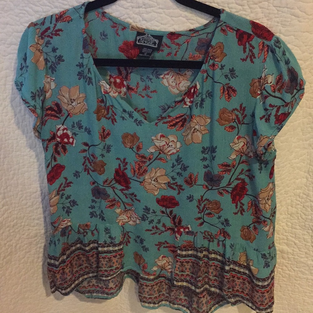 Cute top worn once